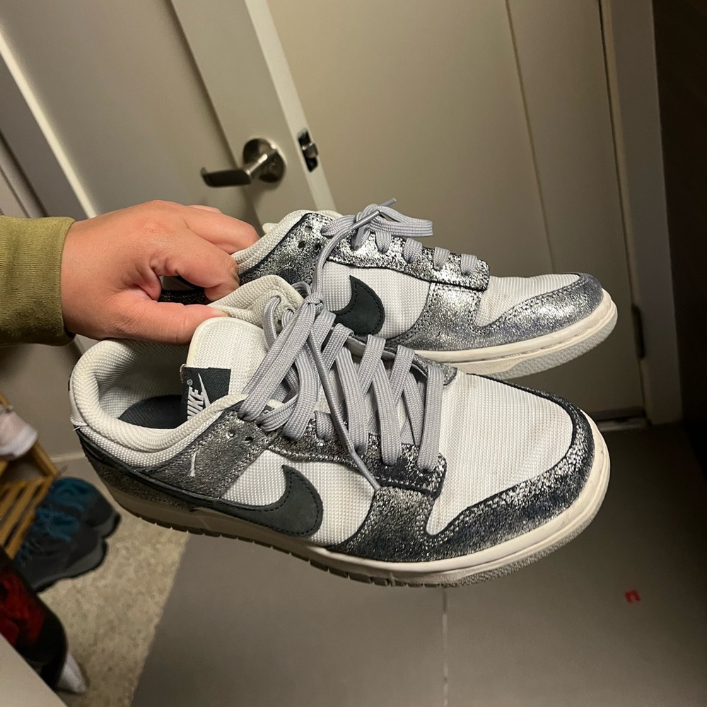 Nike dunk low shimmer size 9 women